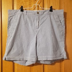 Old Navy Everyday Mid-Rise Seersucker Shorts Sz. 18